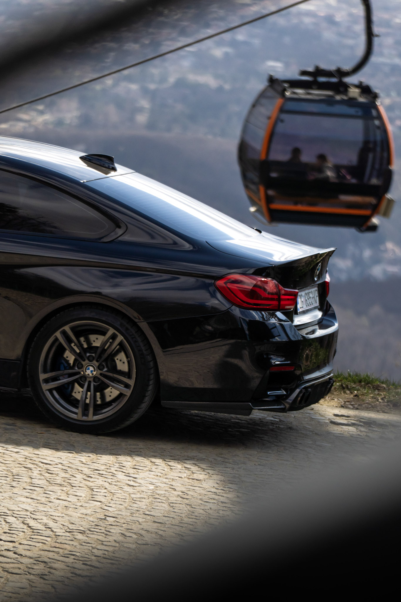 BMW M4 Competition — žičara Sljeme stražnji kut